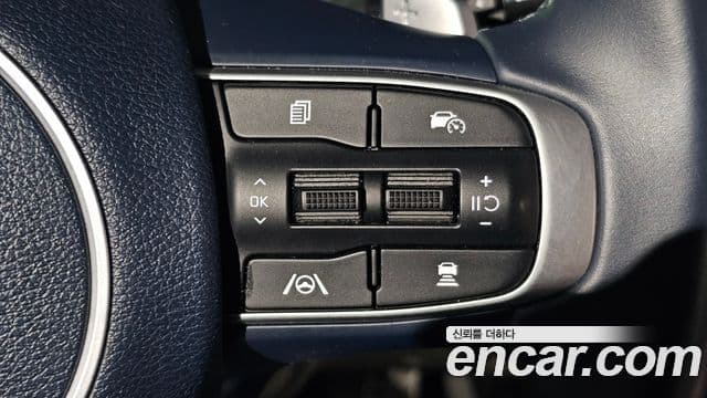Kia Sportage 2023 — Фото 17/20