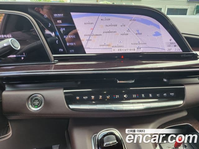 Cadillac Escalade 2023 — Photo 12/15