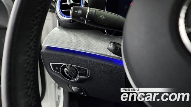 Mercedes-Benz E-Class 2020 — Photo 14/20