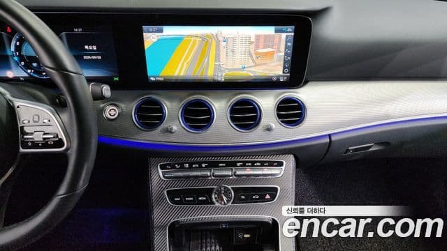 Mercedes-Benz E-Class 2020 — Photo 12/20