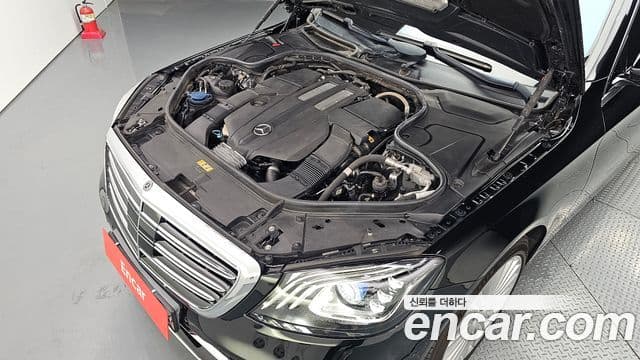 Mercedes-Benz S-Class 2019 — Photo 18/20