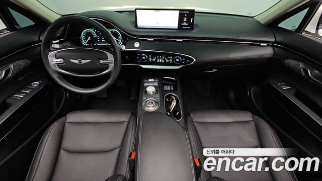 Genesis GV70 2021 — ფოტო 14/20