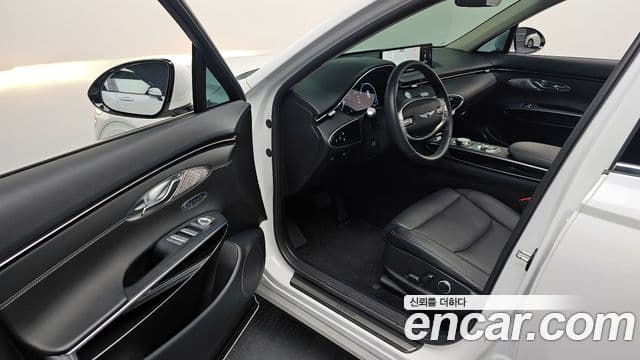 Genesis GV70 2021 — ფოტო 18/20