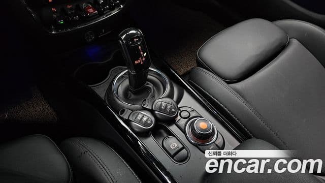 Mini Cooper Clubman 2021 — ფოტო 9/20