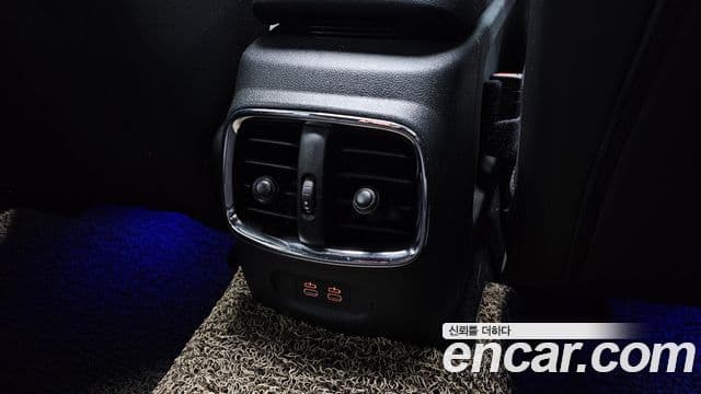 Mini Cooper Clubman 2021 — ფოტო 18/20
