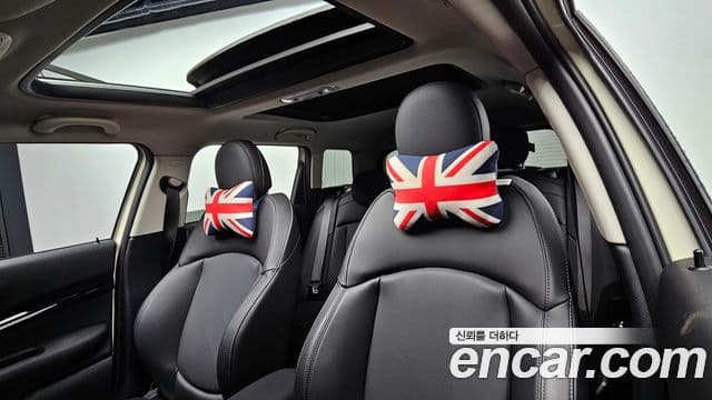 Mini Cooper Clubman 2021 — ფოტო 19/20