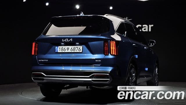Kia Sorento 2023 — Şəkil 17/20