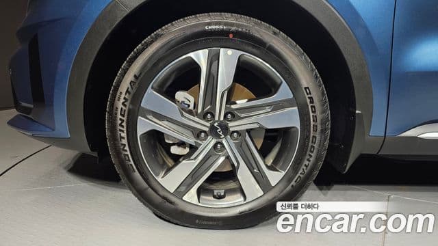 Kia Sorento 2023 — Şəkil 8/20