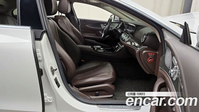 Mercedes-Benz CLS-Class 2020 — Şəkil 10/20
