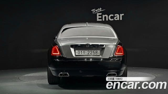 Rolls-Royce Ghost 2019 — Şəkil 4/20