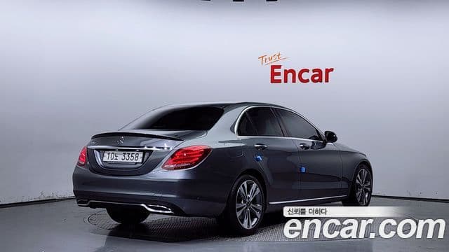 Mercedes-Benz C-Class 2018 — Şəkil 2/20