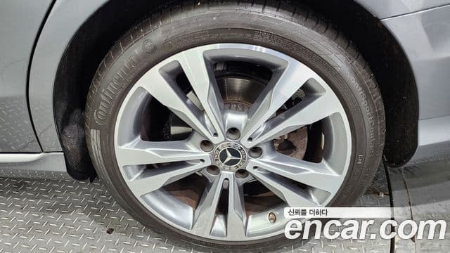 Mercedes-Benz C-Class 2018 — Şəkil 5/20