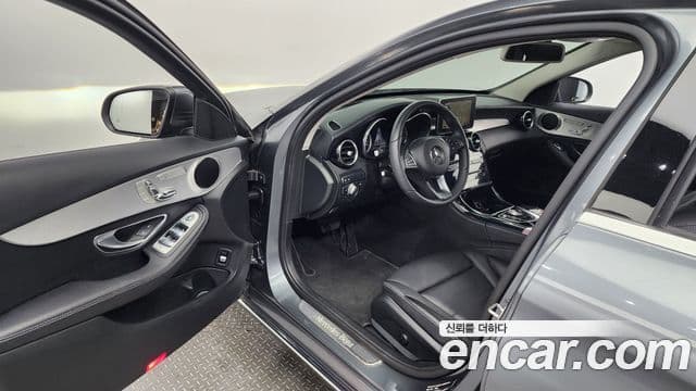 Mercedes-Benz C-Class 2018 — Şəkil 10/20