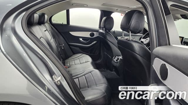 Mercedes-Benz C-Class 2018 — Şəkil 12/20