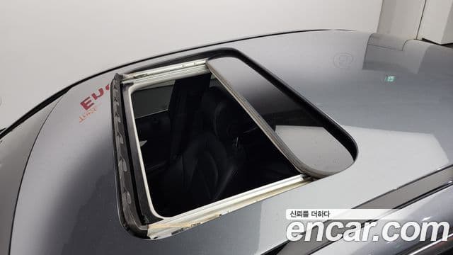 Mercedes-Benz C-Class 2018 — Şəkil 19/20