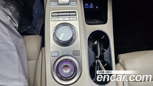Genesis GV70 2020 — Şəkil 16/20