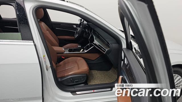 Audi A6 2021 — ფოტო 16/20
