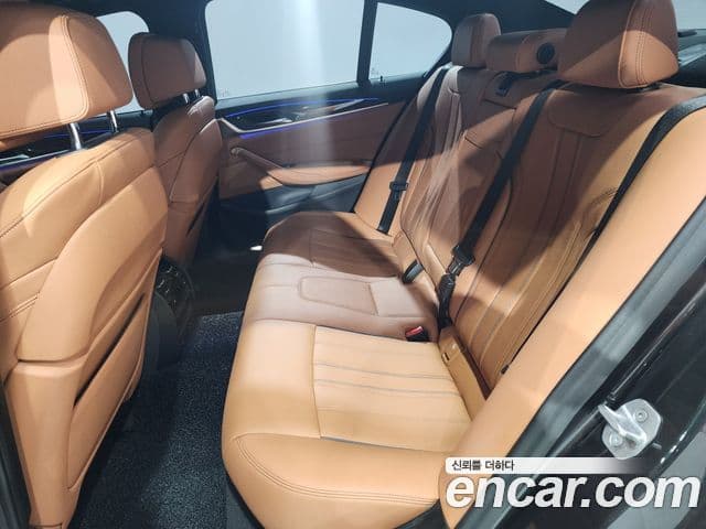 BMW 5 Series 2020 — Şəkil 12/20