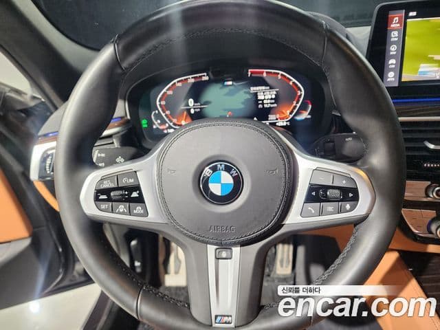BMW 5 Series 2020 — фото 14 из 20