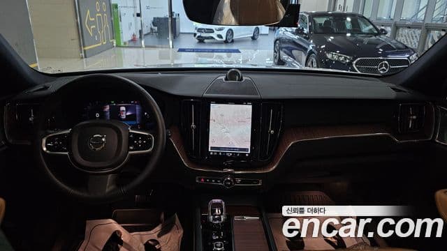 Volvo XC60 2024 — Şəkil 10/20