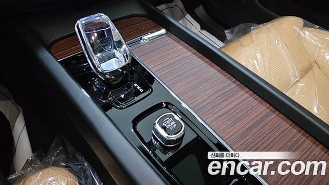 Volvo XC60 2024 — Şəkil 7/20