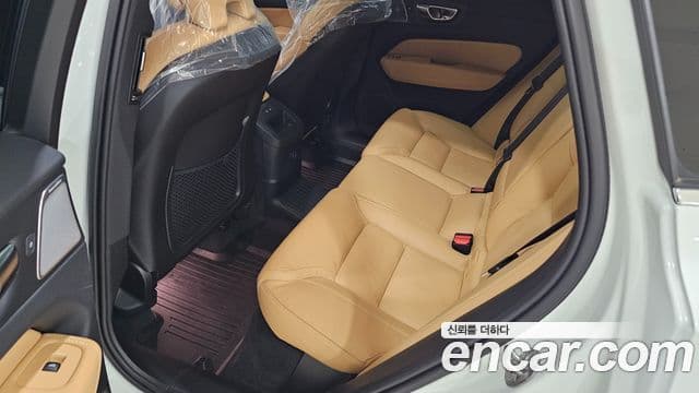Volvo XC60 2024 — Şəkil 8/20