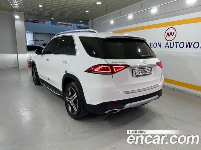Mercedes-Benz GLE-Class 2019 — Şəkil 11/20