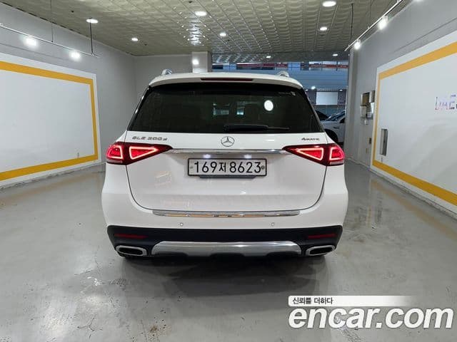 Mercedes-Benz GLE-Class 2019 — Şəkil 17/20