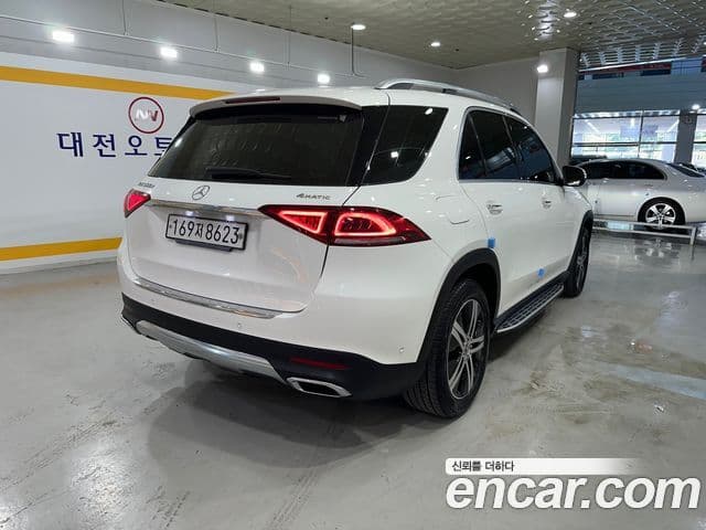 Mercedes-Benz GLE-Class 2019 — Şəkil 9/20