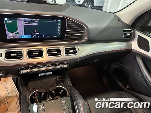Mercedes-Benz GLE-Class 2019 — Şəkil 16/20