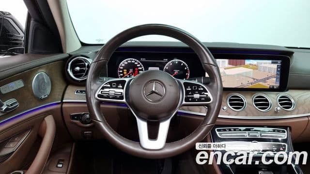 Mercedes-Benz E-Class 2019 — Şəkil 12/20
