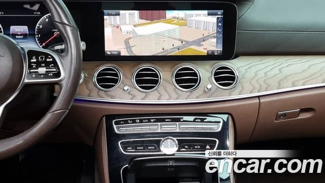 Mercedes-Benz E-Class 2019 — Şəkil 13/20