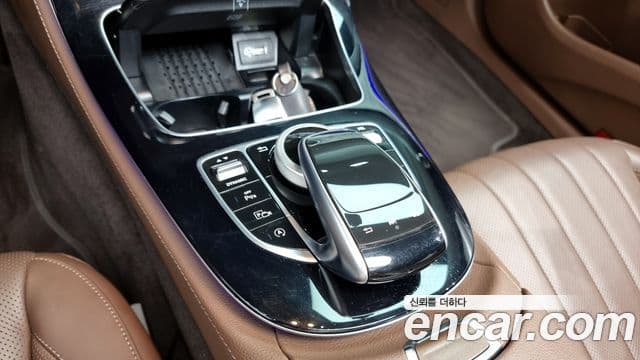 Mercedes-Benz E-Class 2019 — Şəkil 18/20