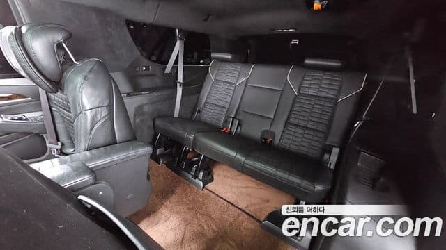 Cadillac Escalade 2021 — ფოტო 12/20