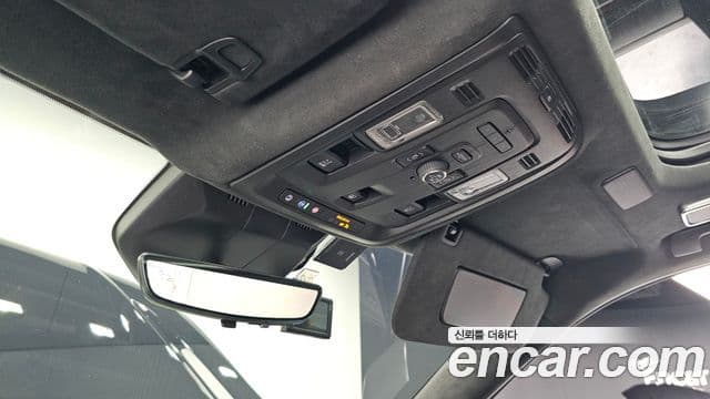 Cadillac Escalade 2021 — ფოტო 16/20