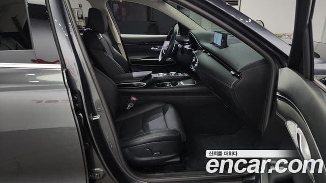 Genesis GV70 2021 — ფოტო 12/20
