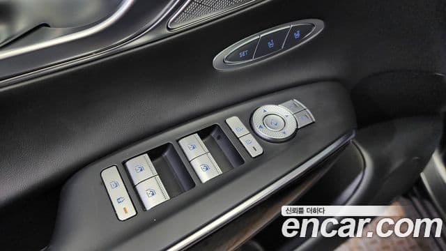Genesis GV70 2021 — ფოტო 13/20