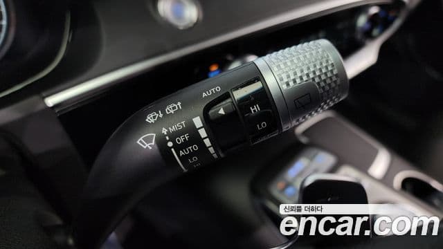 Genesis GV70 2021 — ფოტო 16/20