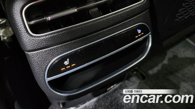 Genesis GV70 2021 — ფოტო 19/20