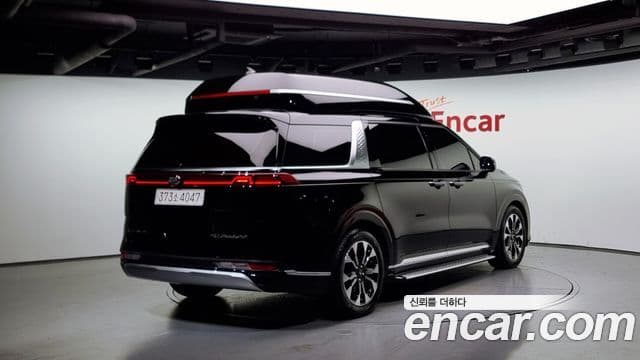 Kia Carnival 2021 — Şəkil 18/20