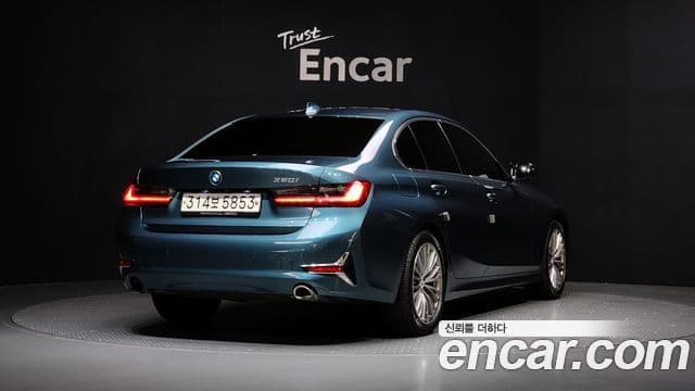 BMW 3 Series 2021 — ფოტო 2/20