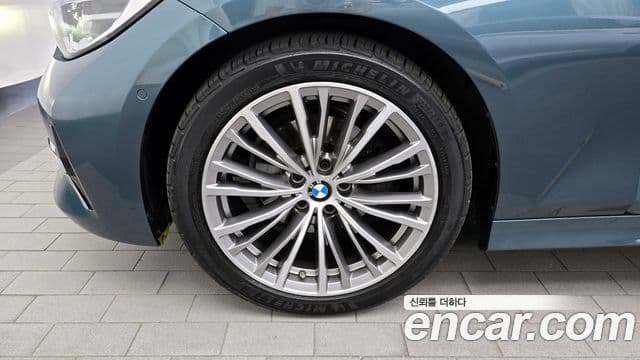 BMW 3 Series 2021 — ფოტო 5/20
