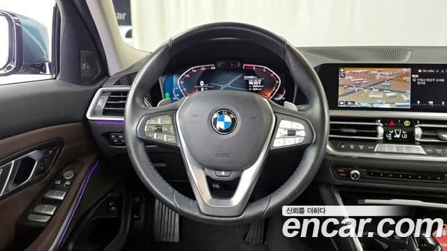 BMW 3 Series 2021 — ფოტო 13/20