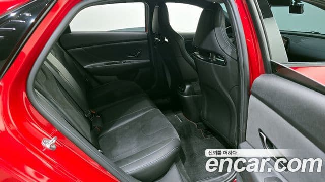 Hyundai The New Avante Hybrid 2021 — Photo 15/20
