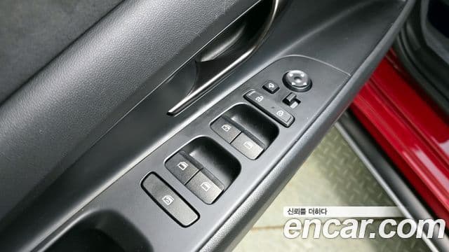 Hyundai The New Avante Hybrid 2021 — Photo 18/20