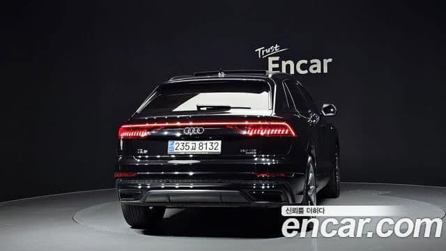 Audi Q7 2023 — ფოტო 4/20
