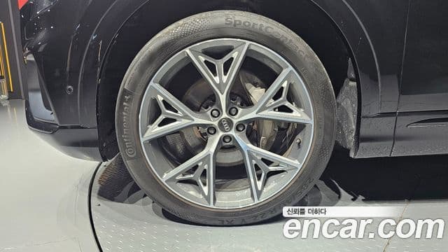 Audi Q7 2023 — ფოტო 5/20
