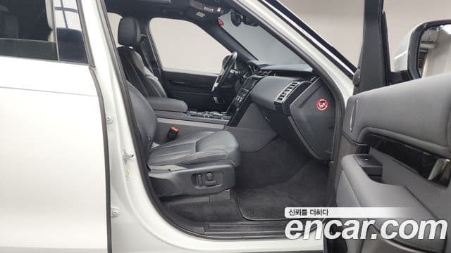 Land Rover Discovery 5 2019 — Şəkil 11/20