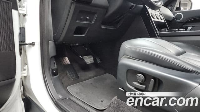 Land Rover Discovery 5 2019 — Şəkil 17/20
