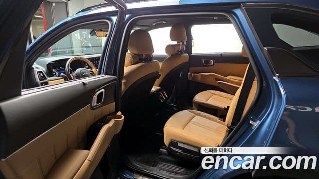 Kia Sorento 2023 — Photo 6/20